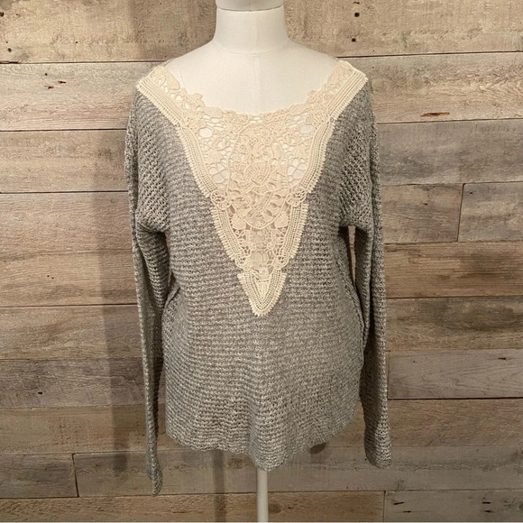 💥5/$25 Holister women’s grey & white oversized sweater in size  x-small/small - Picture 1 of 10